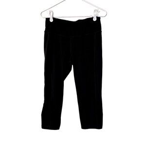 Active by Old Navy black cropped leggings hidden pocket comfort atheleisure